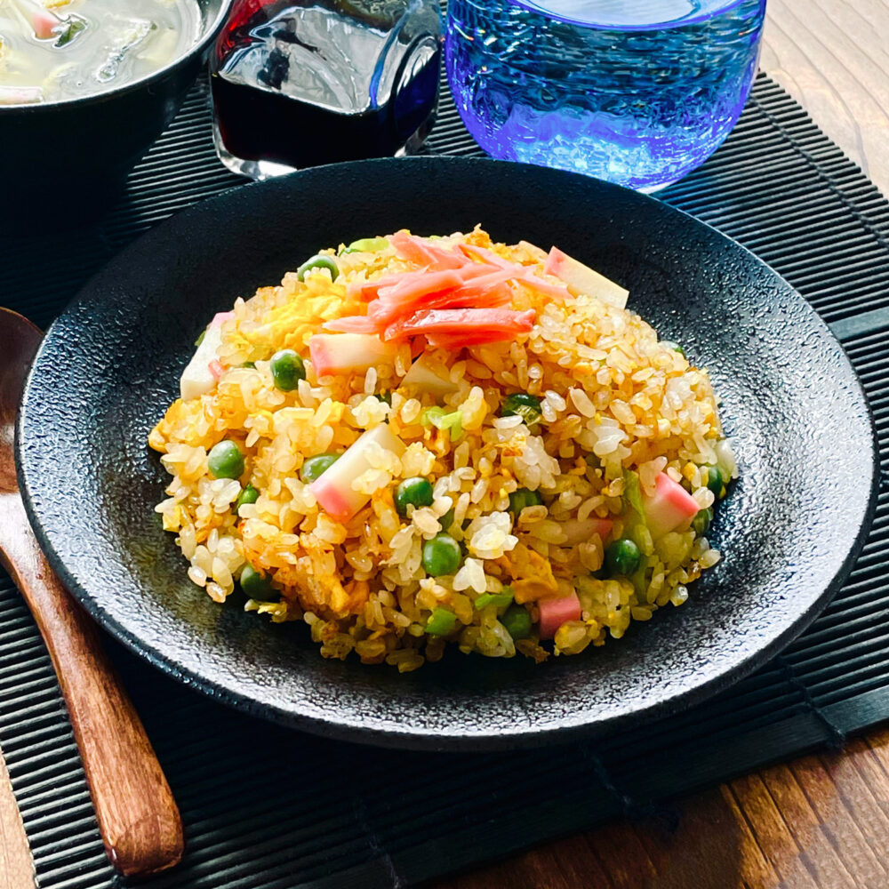 蒲鉾とグリンピースの炒飯