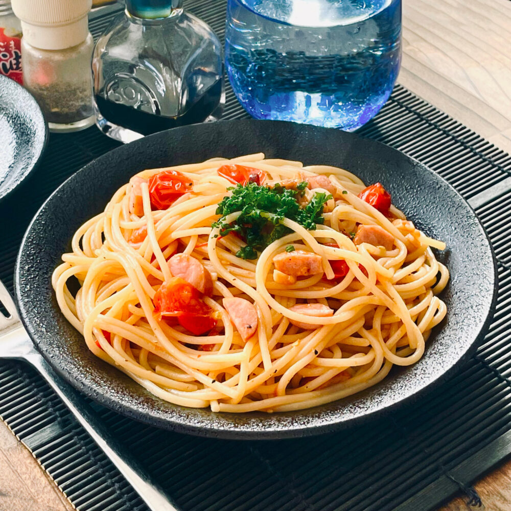 ミニトマトとウインナーのパスタ