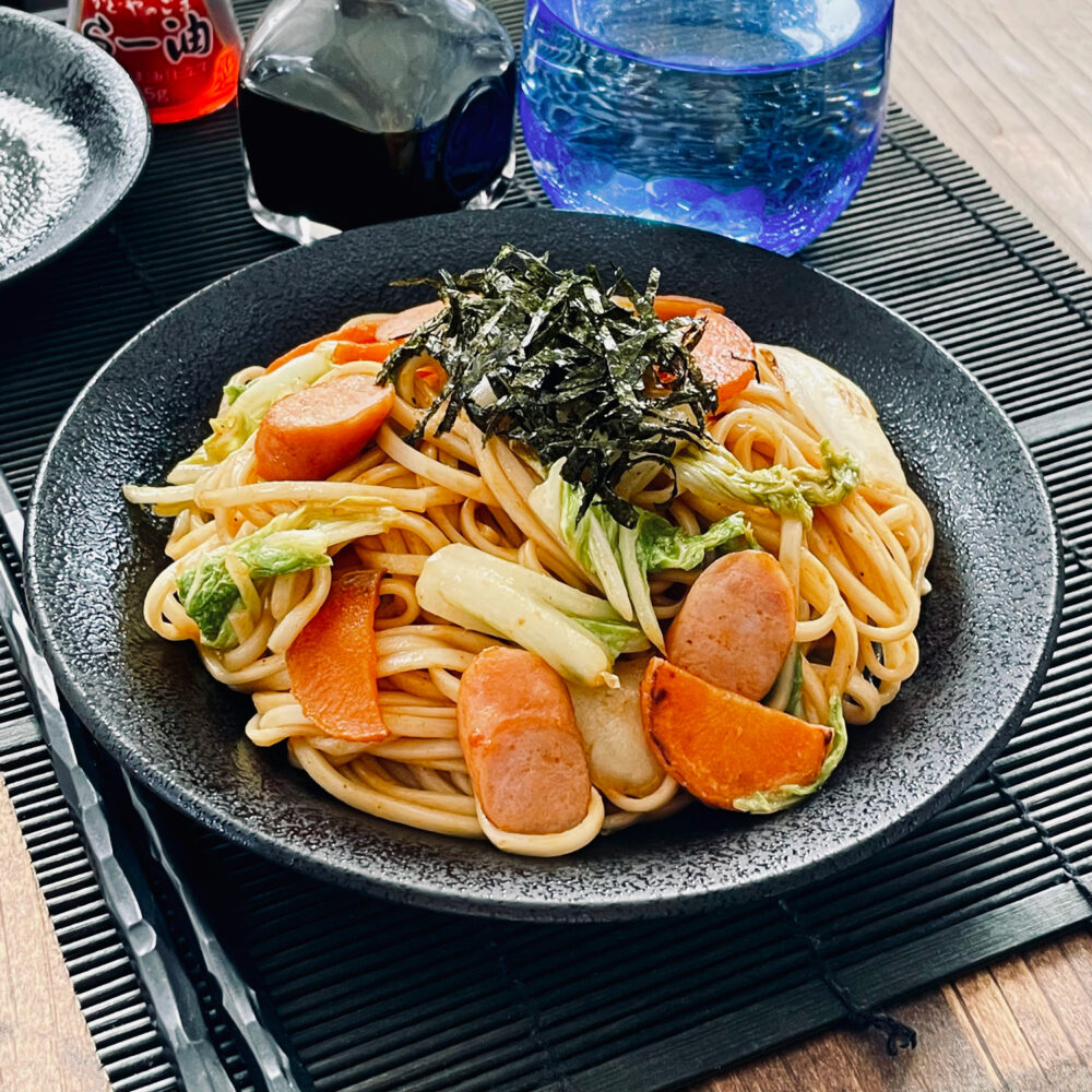 白菜とニンジンの焼きうどん（カレー味）