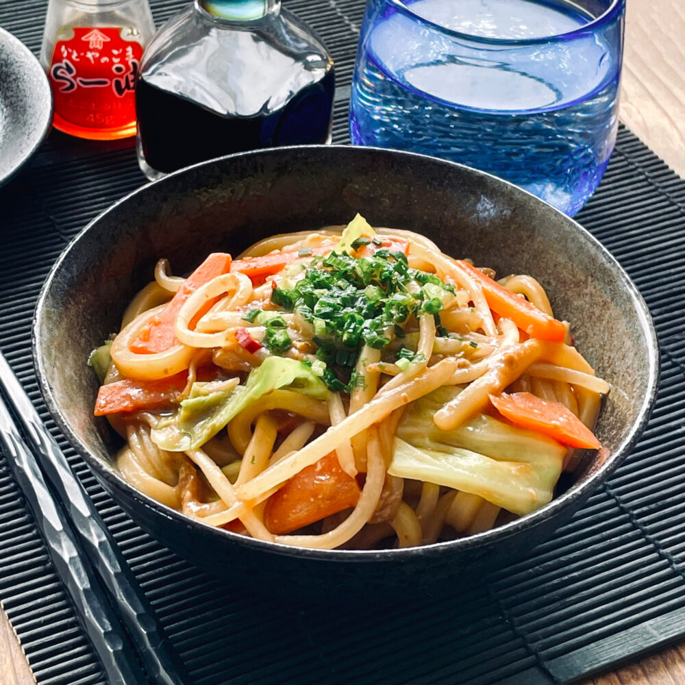 汁なしピリ辛味噌煮込みうどん