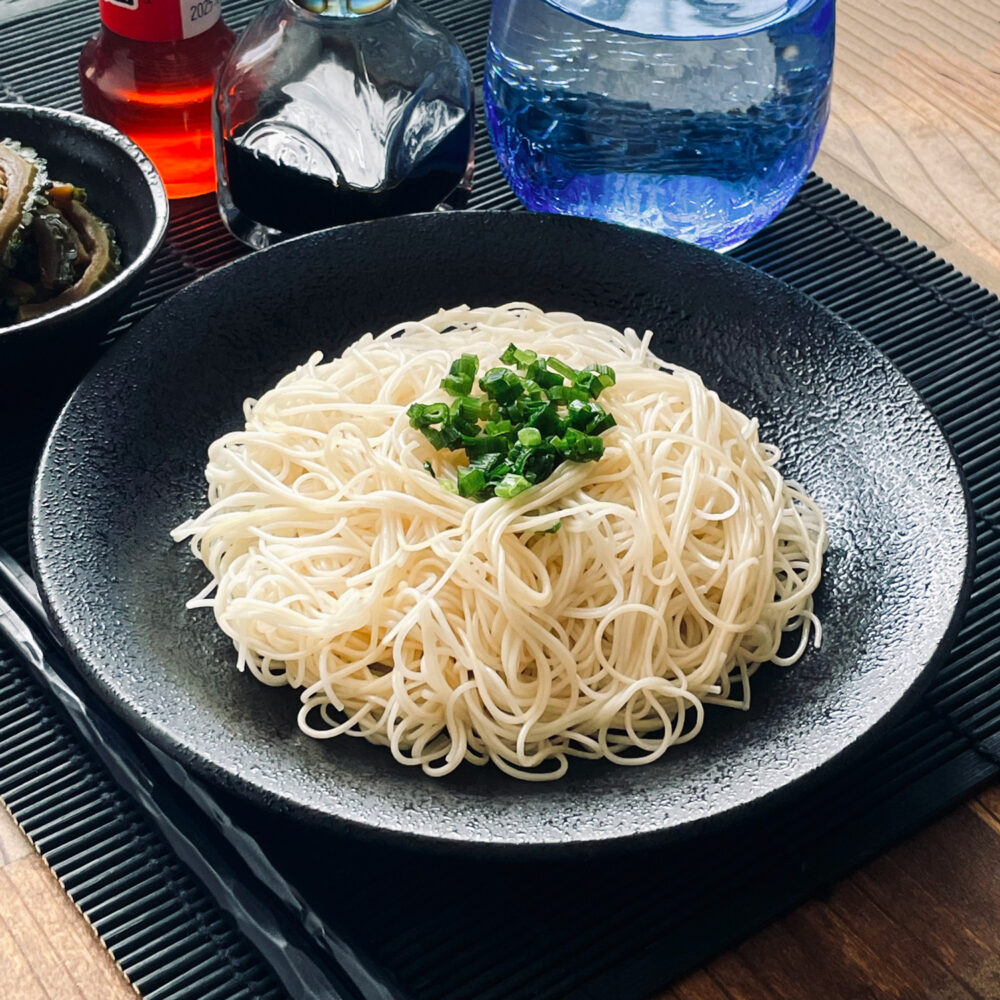 沖縄県の郷土料理「ソーミンタシヤー」