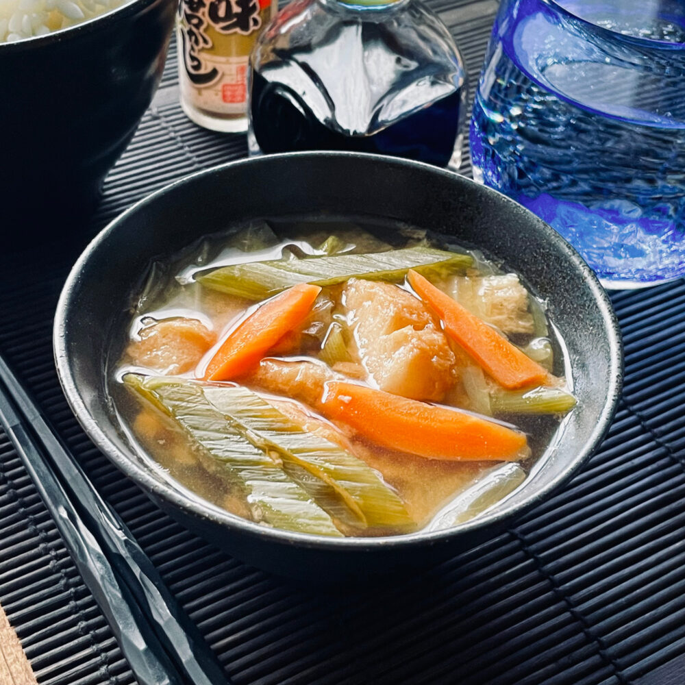 油麩と野菜の具沢山味噌汁