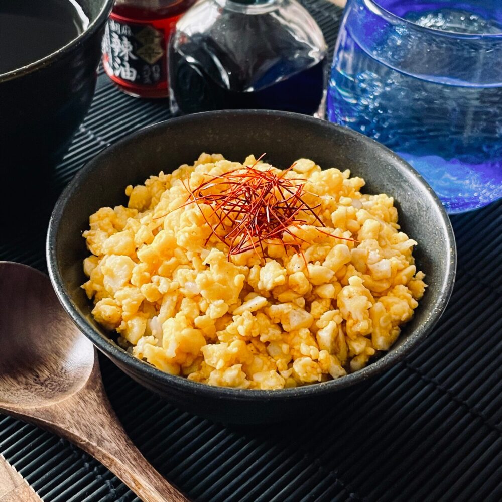 ゆで卵の塩炒め丼