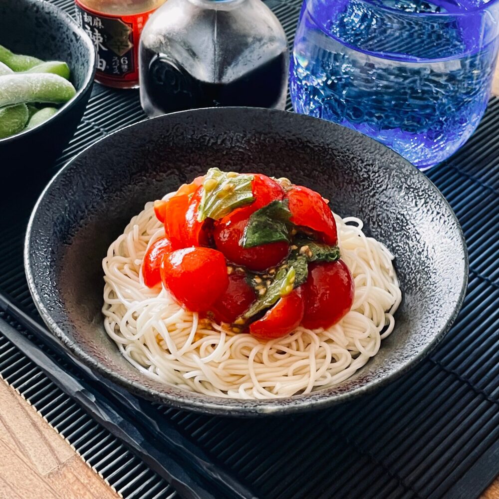 つぶしトマトと青じそのマリネそうめん