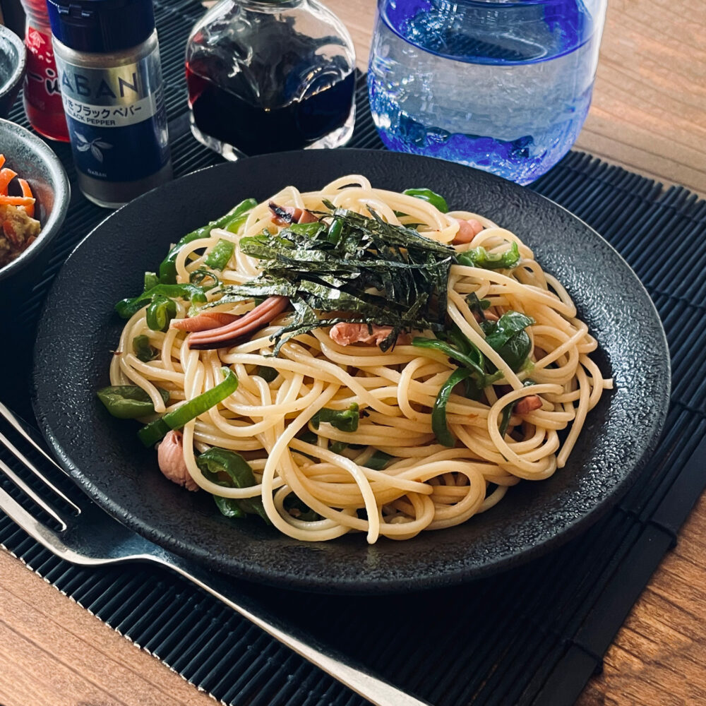 塩辛とピーマンのパスタ