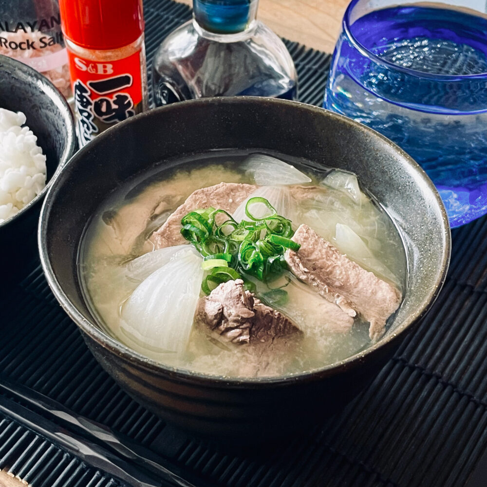 かつおと新玉ねぎのアラ汁