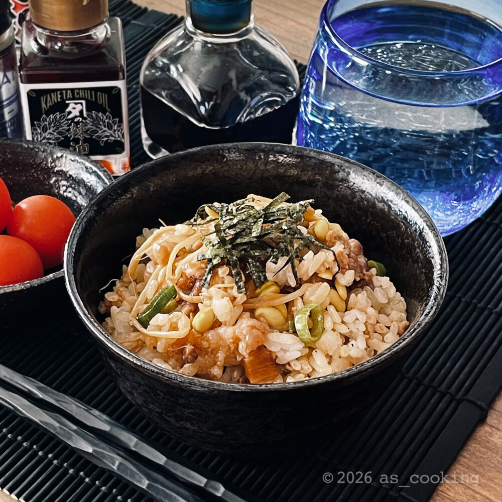 豚肉と豆もやしのピリ辛ご飯の完成写真