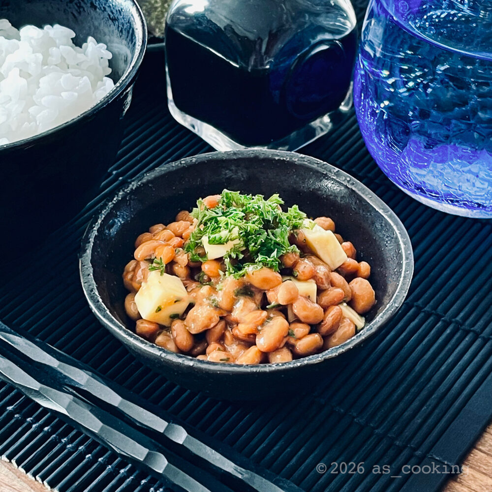 納豆とチーズ、パセリを和えた納豆あえ