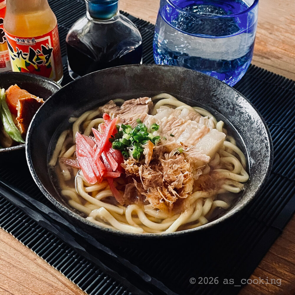 塩豚の茹で汁で作った沖縄そば風ラーメン