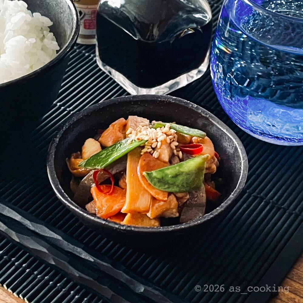 秋田県の給食メニュー 鶏肉とメンマの炒め物
