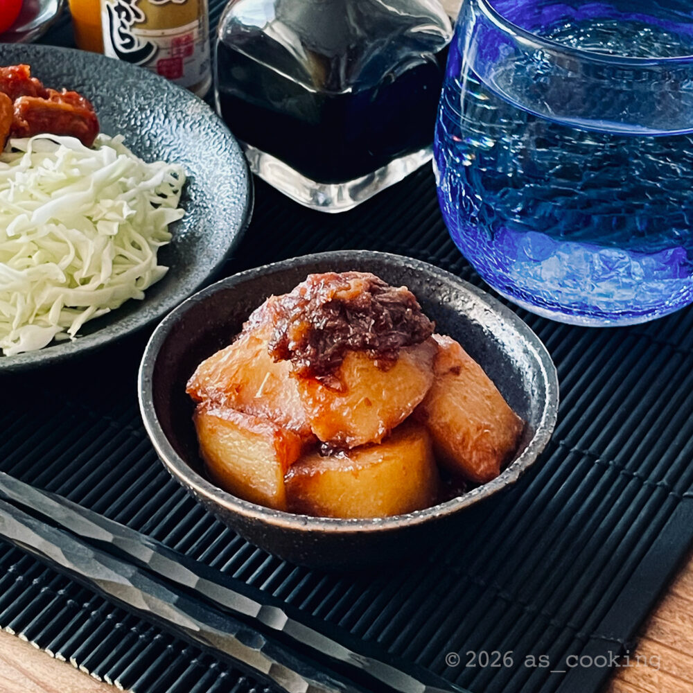 鰹節がたっぷり絡んだ、ホクホクのじゃがいもの土佐煮