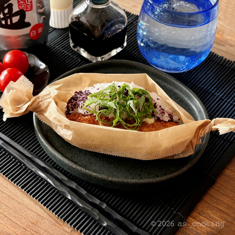 青じそを添えて仕上げたボリューム満点のオニササ
