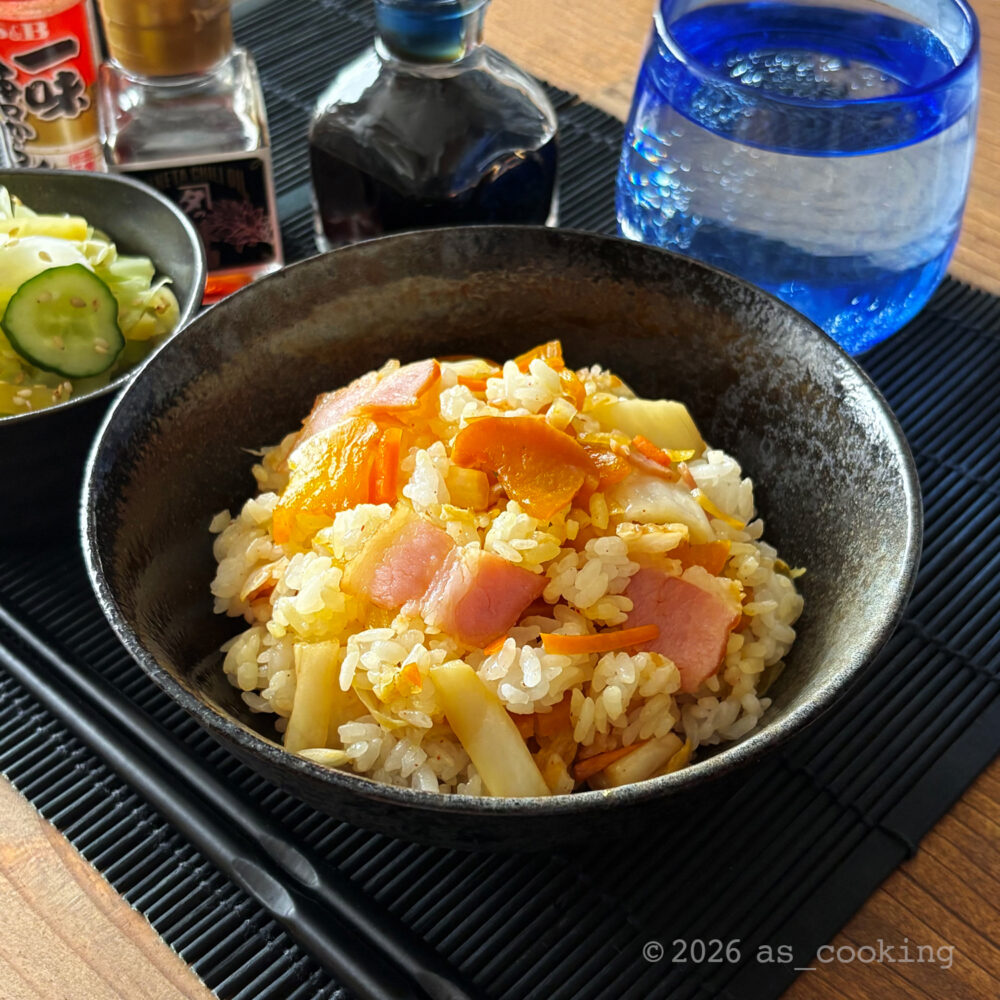 器にきれいに盛り付けられた完成した元祖キムタクご飯