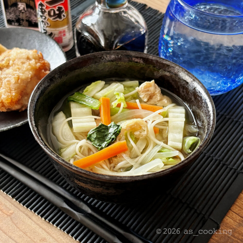 器にきれいに盛り付けられた具たくさんのそうめんまき